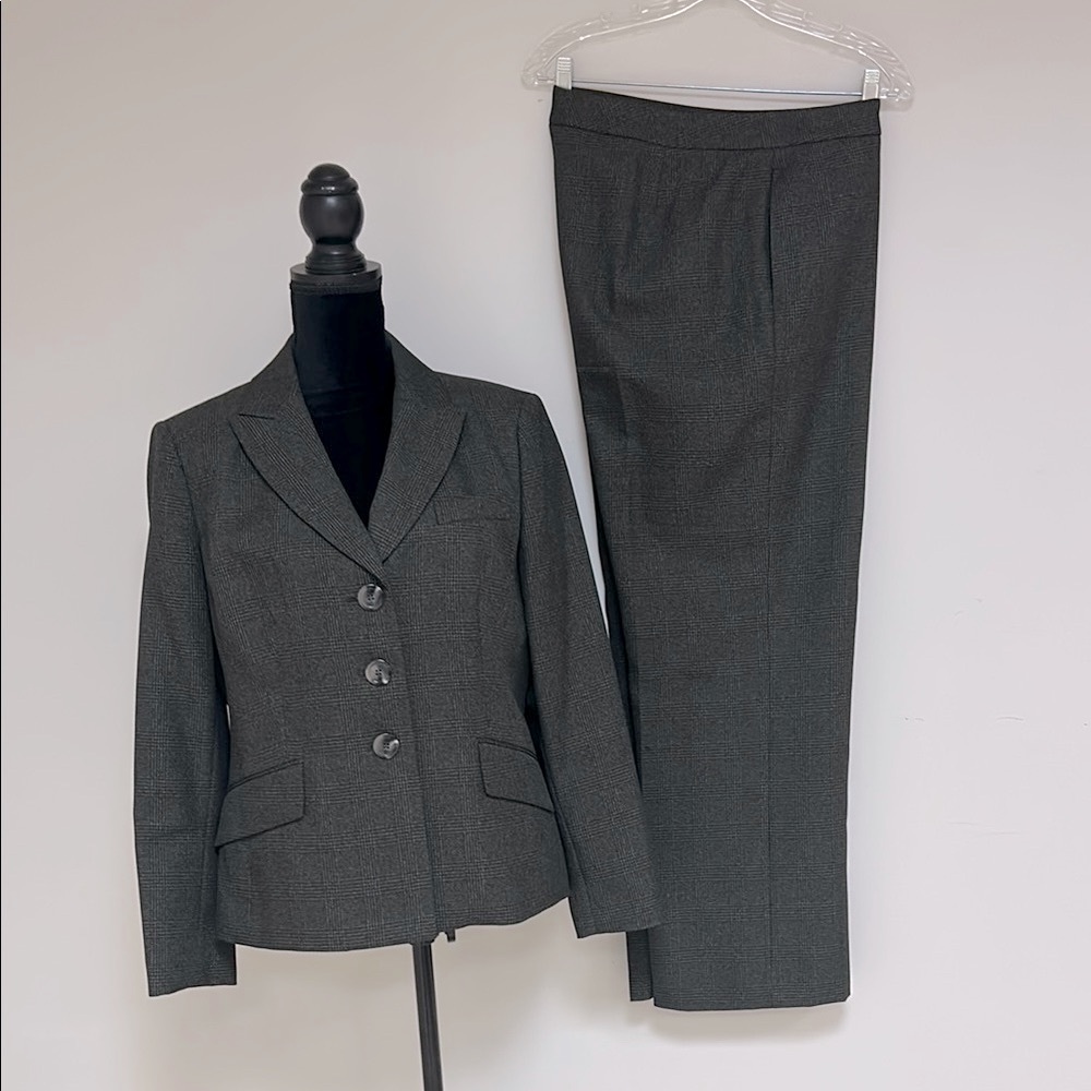 Classic Evan-Picone Pantsuit (black with subtle checkered pattern), 14P